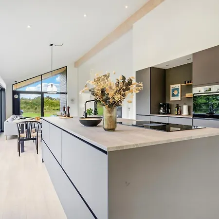 3 Bedroom Awesome In * Humble