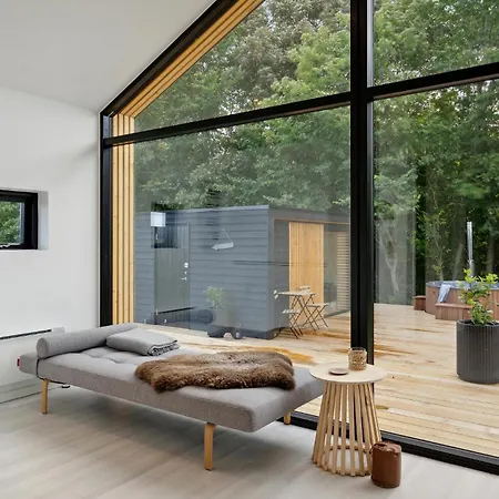 3 Bedroom Awesome In Holiday home Humble